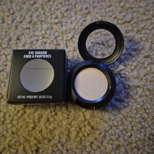 MAC Cosmetics Single Eyeshadow Shroom Satin